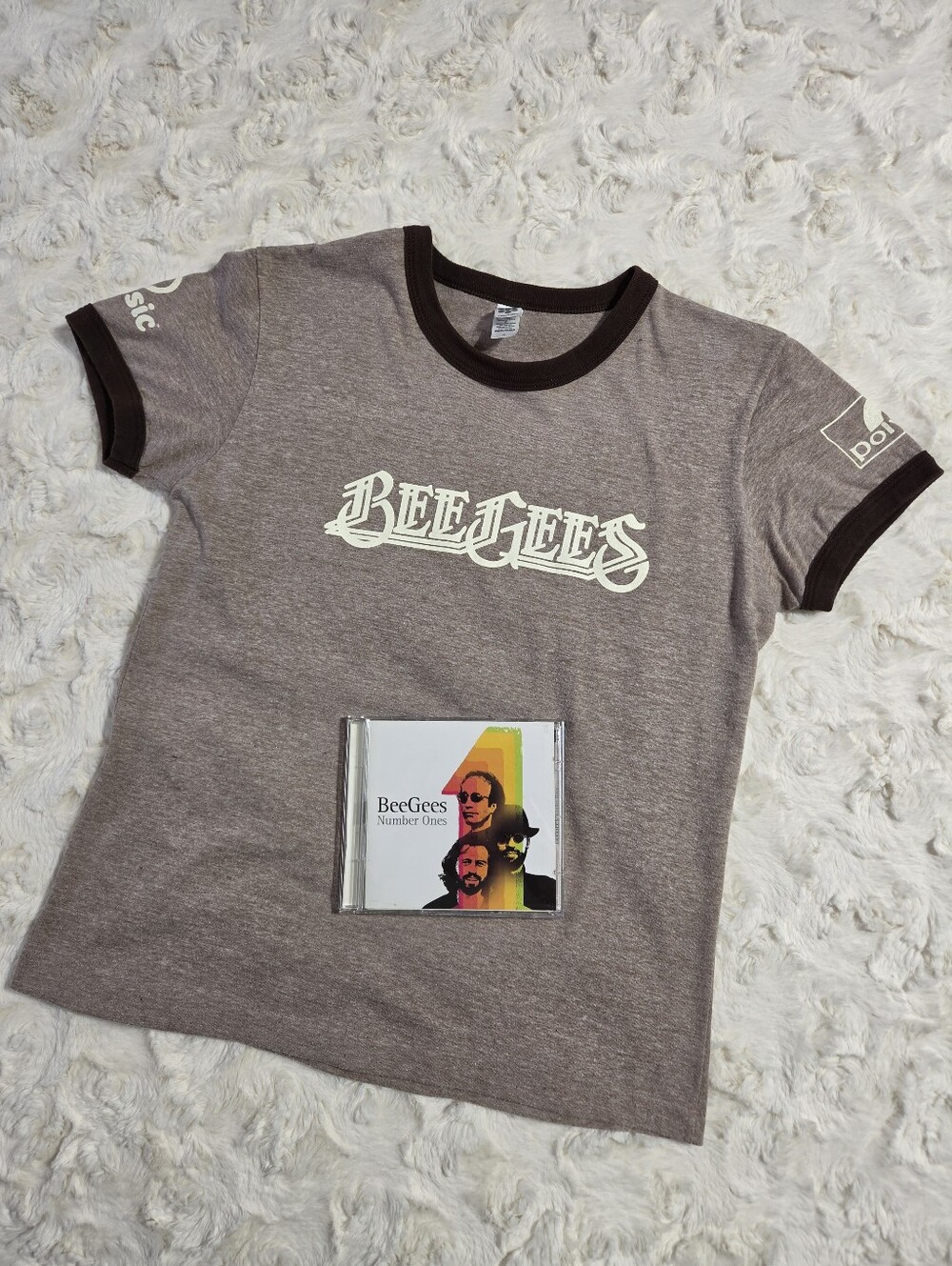 Polydor - Bee Gees Number Ones 2 CD Set Plus Vintage Promo Tshirt - 2004  *RARE*